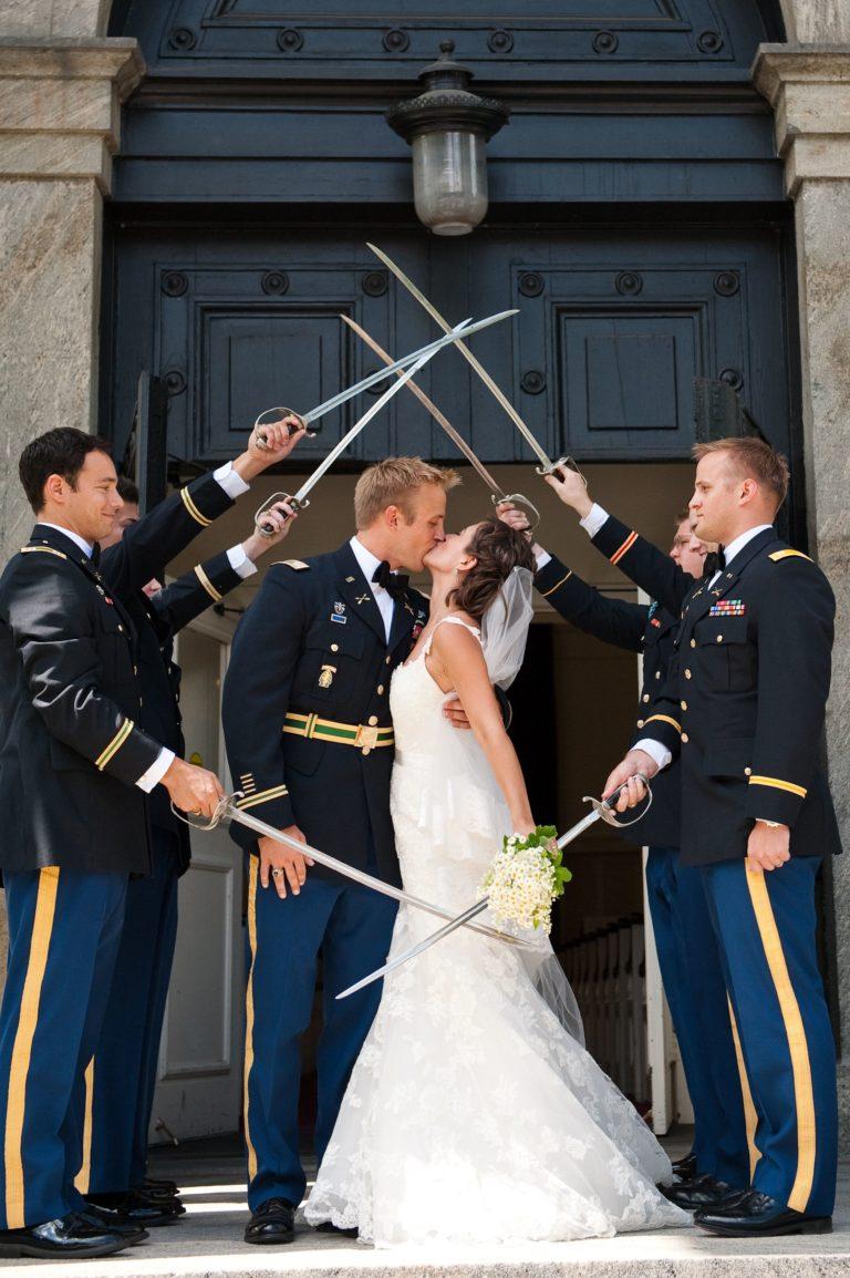 Mariage militaire : la haie d’honneur Amélie D Wedding Wedding Planner