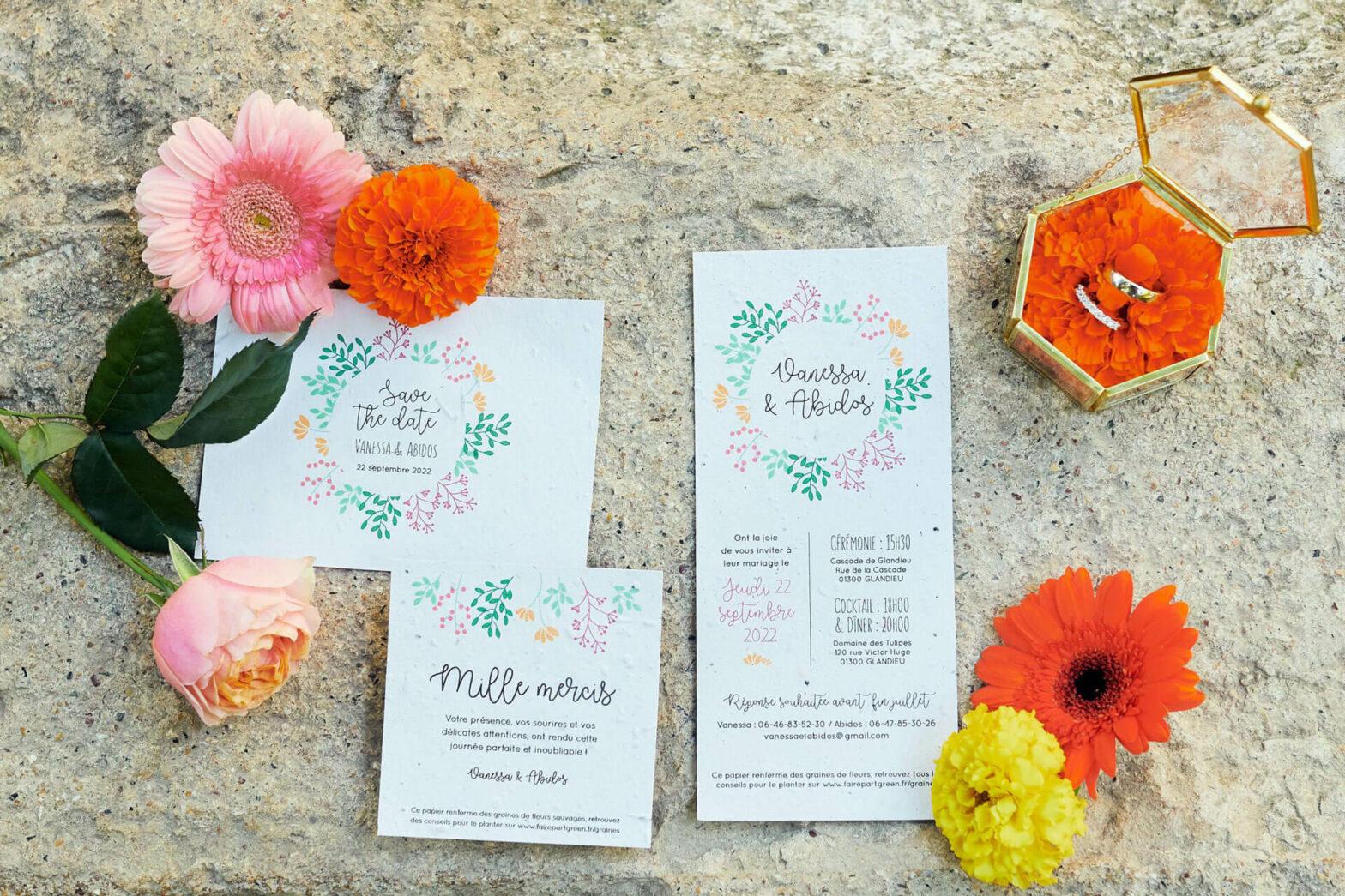 Carton d'invitation Save the date avec fleurs