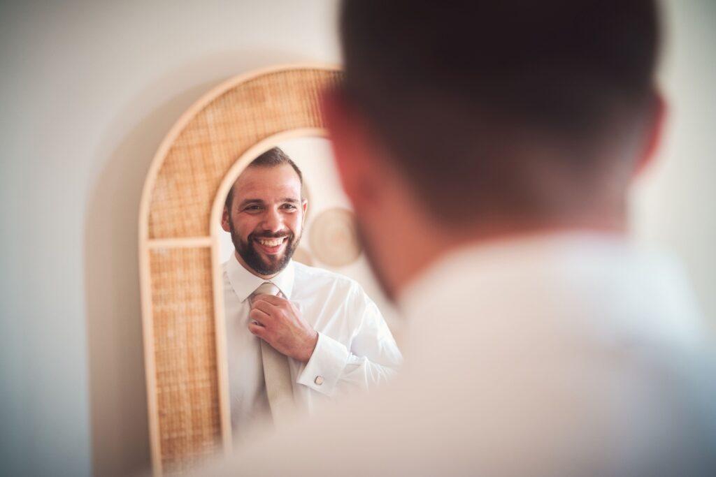 Préparatifs du marié à Maison Claudie