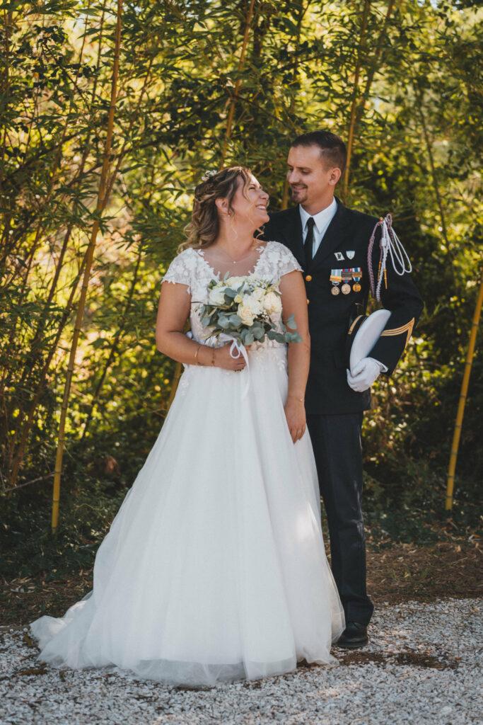 Photo de couple en uniforme militaire